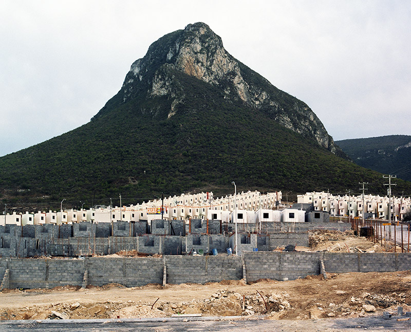 Alejandro Cartagena: Ground Rules - Imagen de suburbio