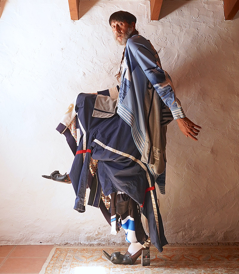 Vista de un modelo con ropas superpuestas