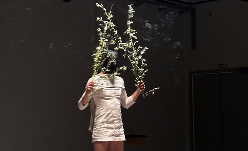 escena de teatro de la obra HaXAN de la compañía Éskaton