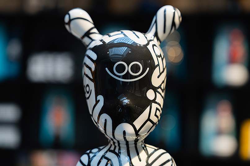 Juan Díaz-Faes viste de geometría a The Guest de Lladró