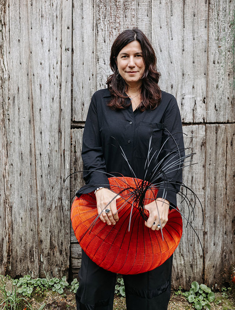 Moments Festival 2025: mujer con lámpara