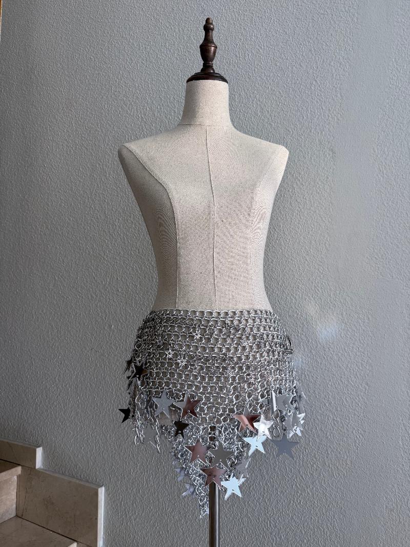 Álvaro Machero convierte el movimiento en luz y metal