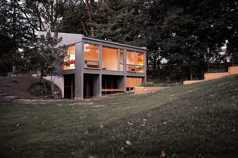 Ballman Khapalova hace de unas ruinas un lugar para pintar