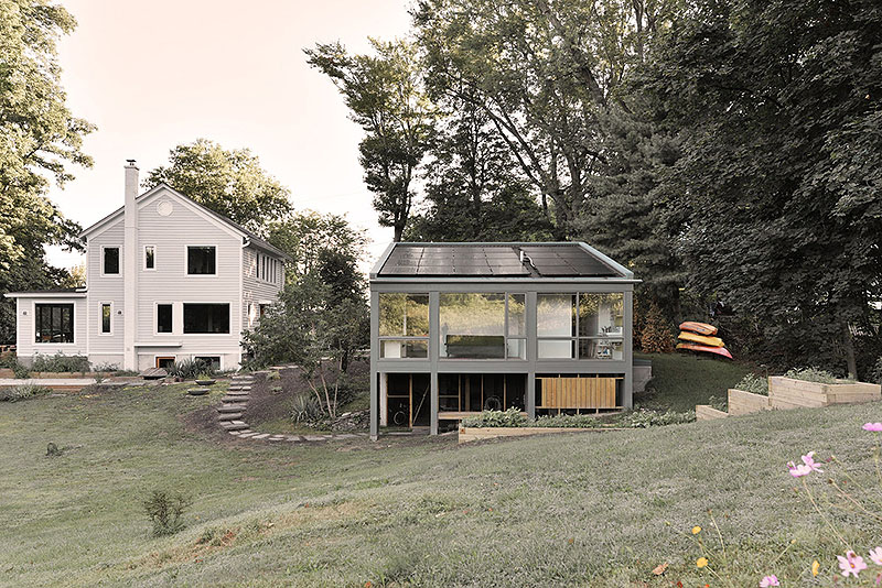 Ballman Khapalova hace de unas ruinas un lugar para pintar