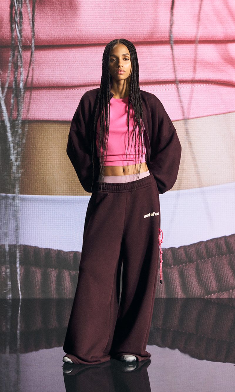 Looks de moda urbana tendencia Y2K