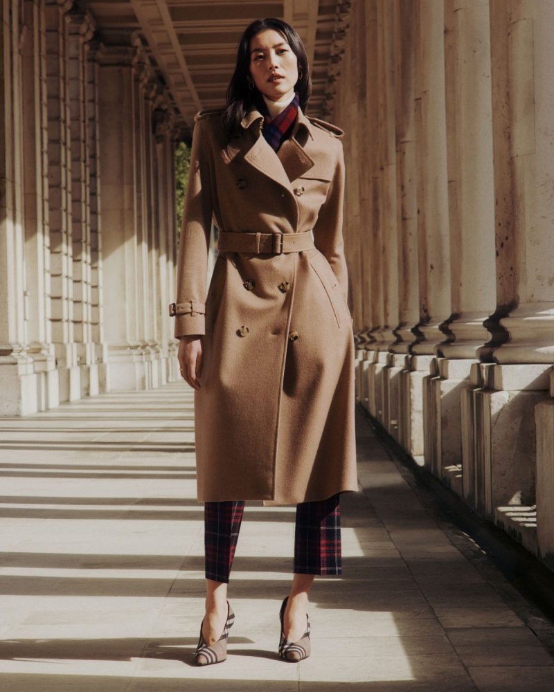 Burberry Weather temporada de abrigos de entretiempo clásicos