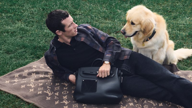 Callum Turner y Bellingham son los dandys de Louis Vuitton
