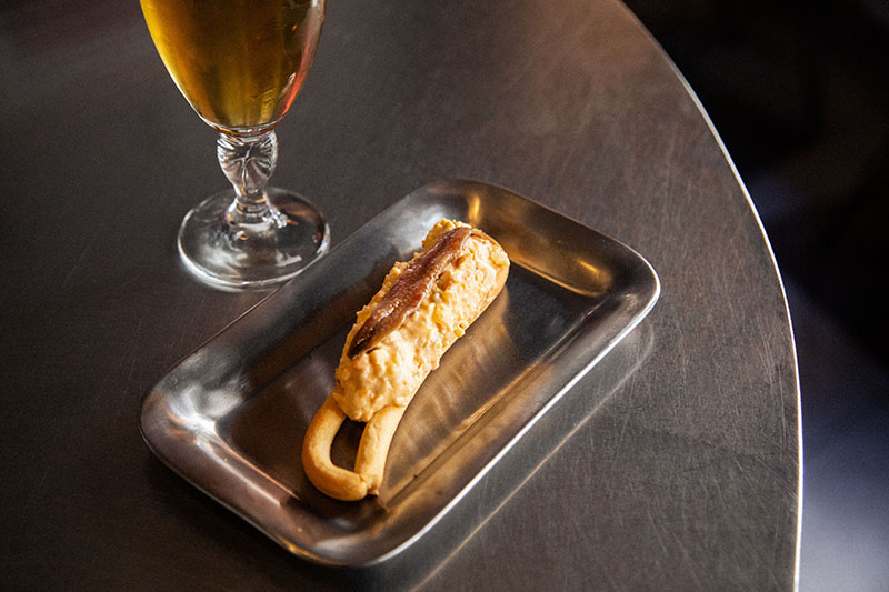 Casa Clavel, bar clásico de barrio que reabre en Malasaña