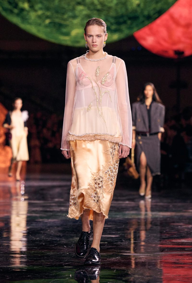 Tendencias de moda mujer desfiles Primavera Verano 2026