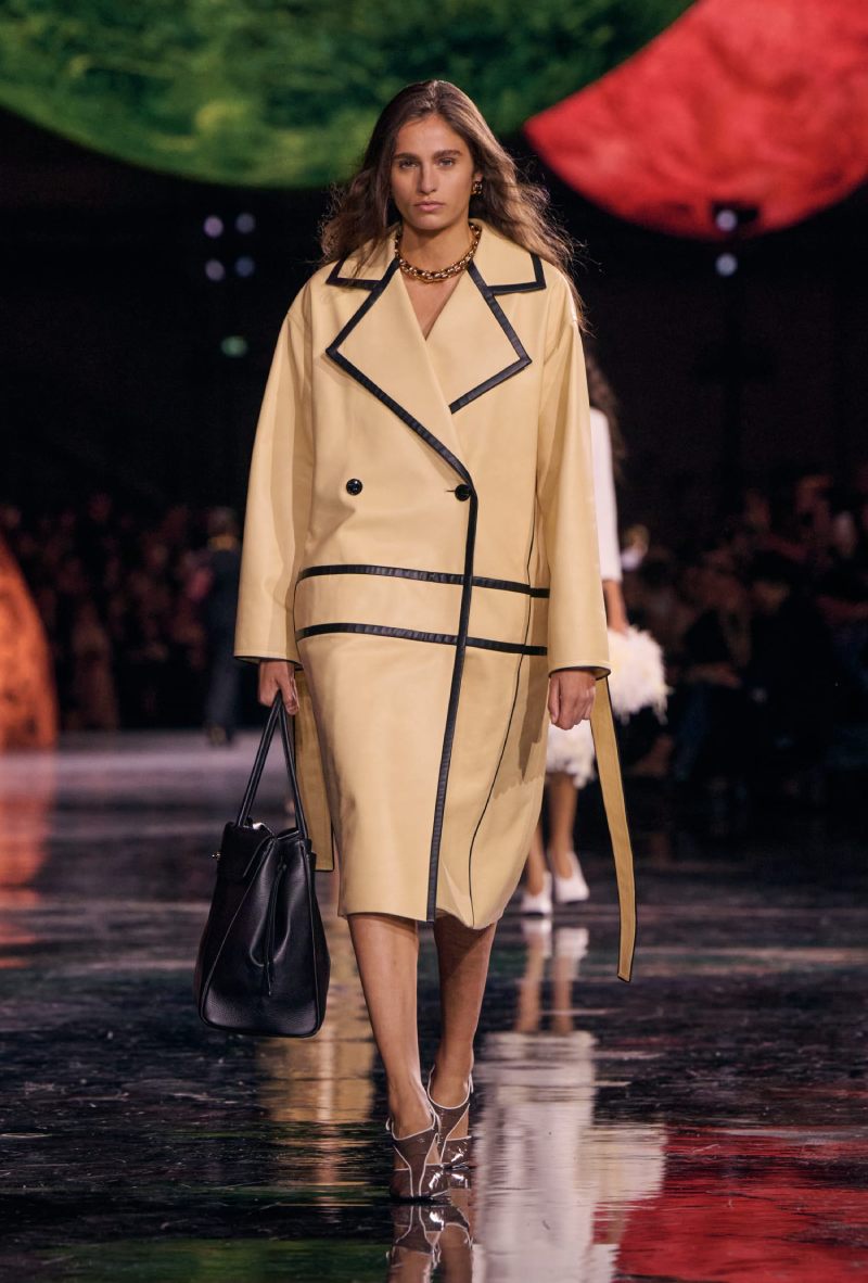 Tendencias de moda mujer desfiles Primavera Verano 2026