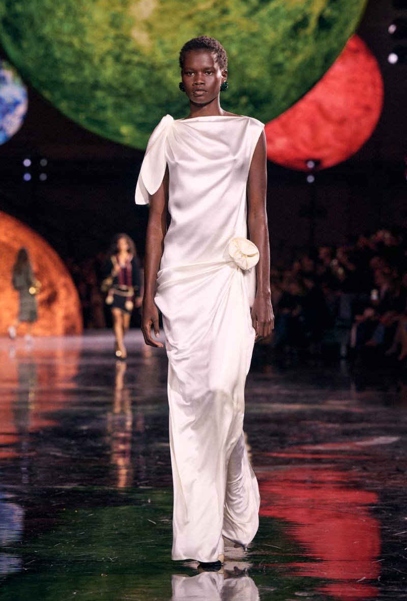 Tendencias de moda mujer desfiles Primavera Verano 2026