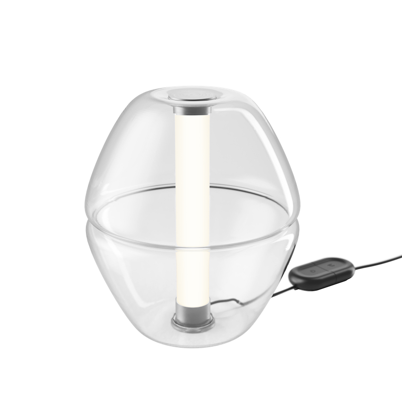 Lámpara de sobremesa de la colección Venus de Sulion, exhibida sobre fondo neutro con control integrado