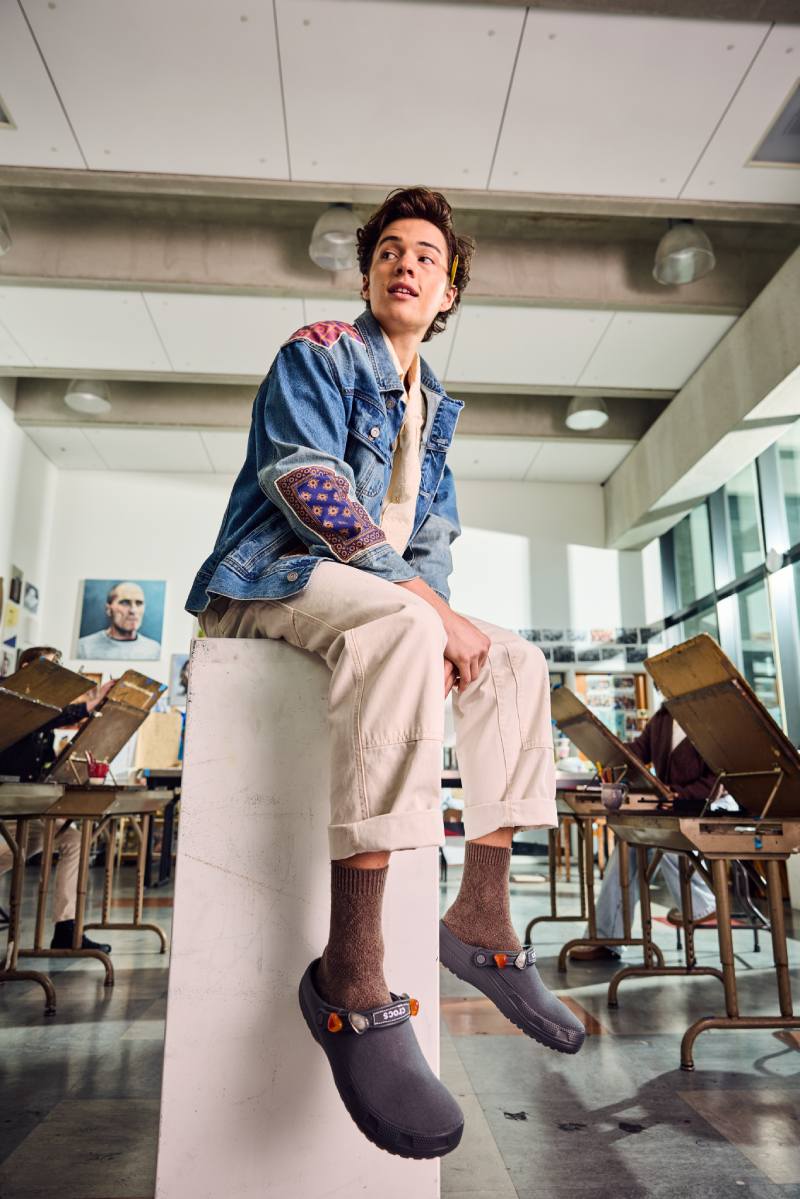 Crocs Classic Crafted U nuevo modelo de zuecos con lona