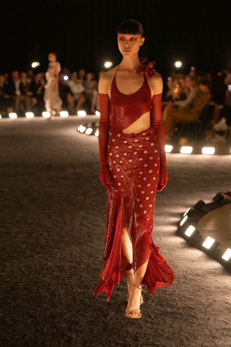 El Centro Pompidou expone la moda ss26 de Schiaparelli