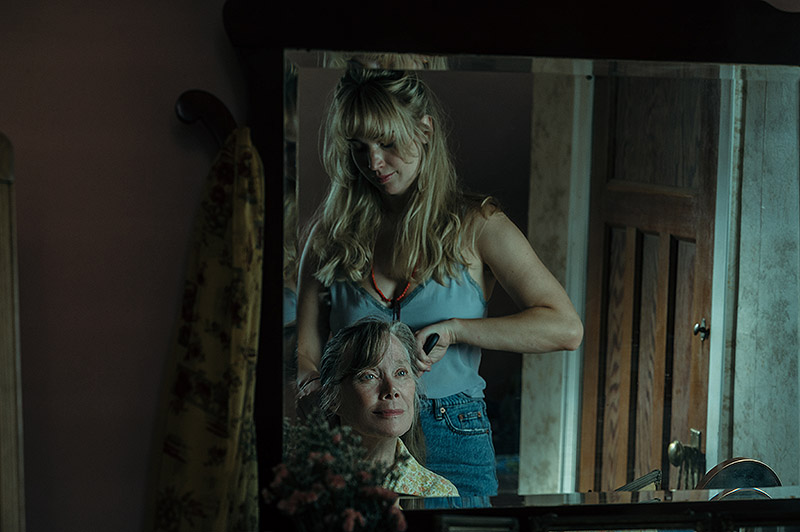 Die my Love - fotograma de la película con Jennifer Lawrence y Robert Pattinson 