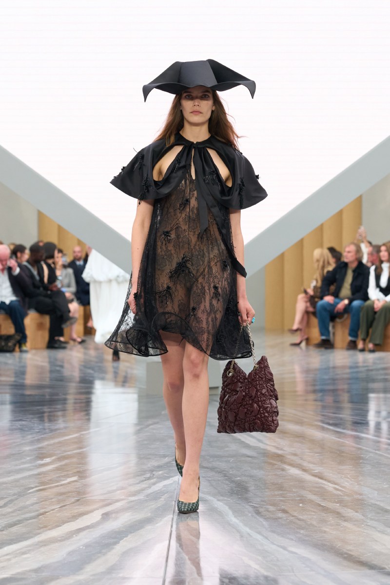 El nuevo armario de la mujer Dior unifica la nueva era