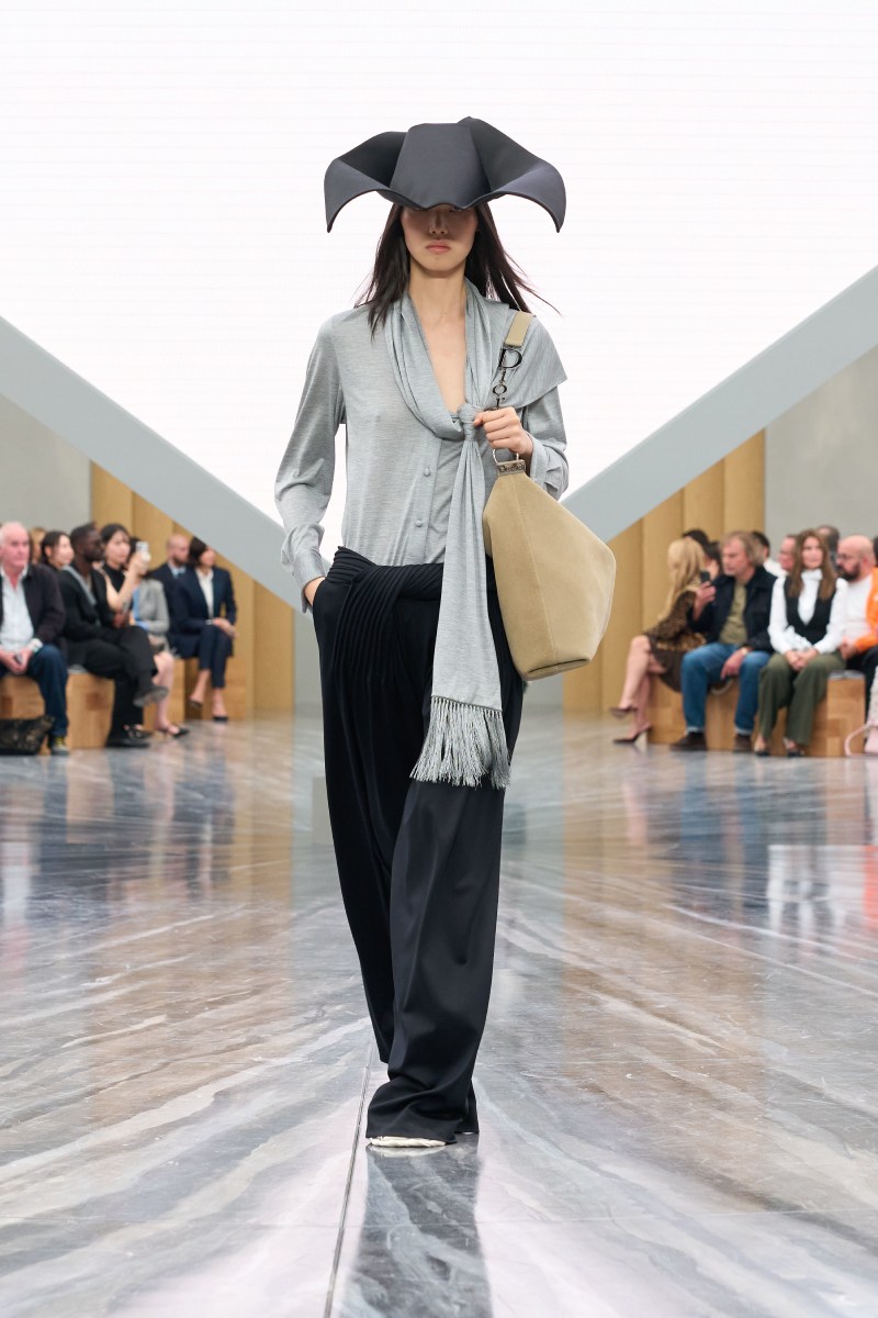 El nuevo armario de la mujer Dior unifica la nueva era