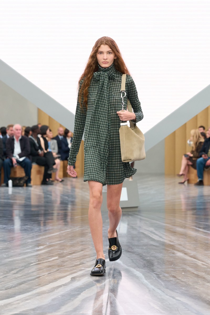 El nuevo armario de la mujer Dior unifica la nueva era