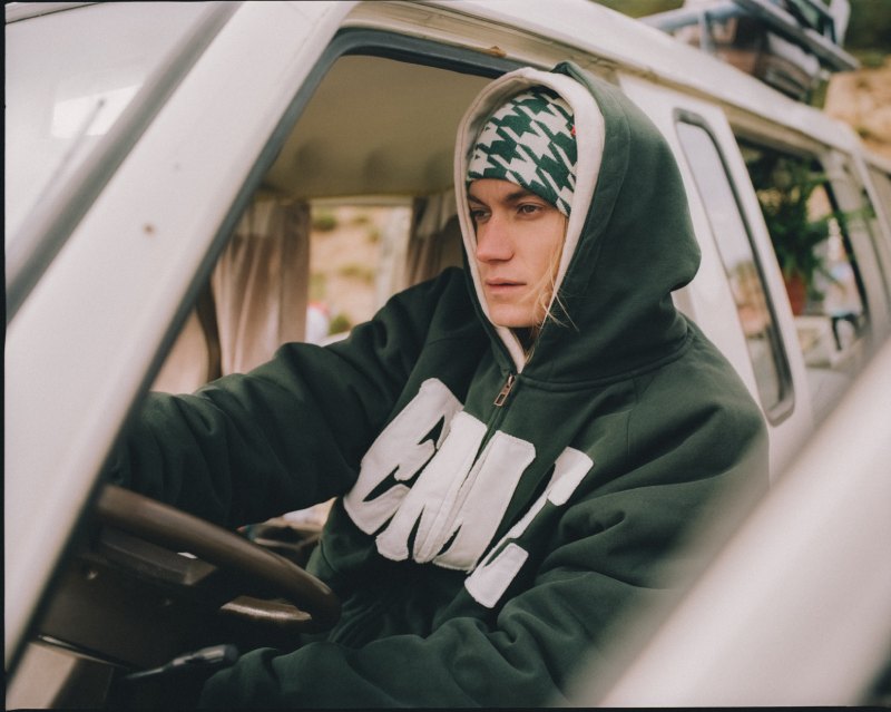 Eme Studios se vuelve introspectivo este otoño