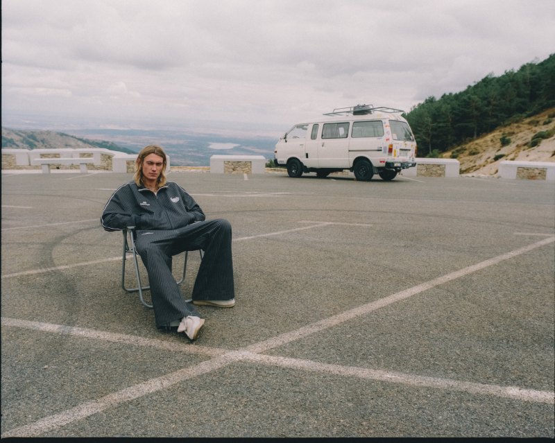 Eme Studios se vuelve introspectivo este otoño