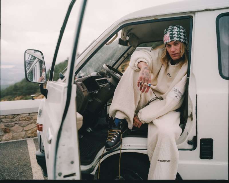 Eme Studios se vuelve introspectivo este otoño