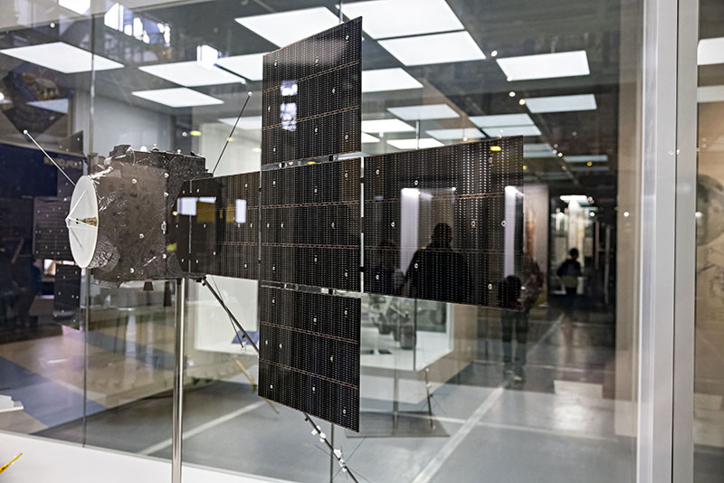 Modelo del satélite Juice en la exposición Space Mission de la Cité des Sciences et de l’Industrie