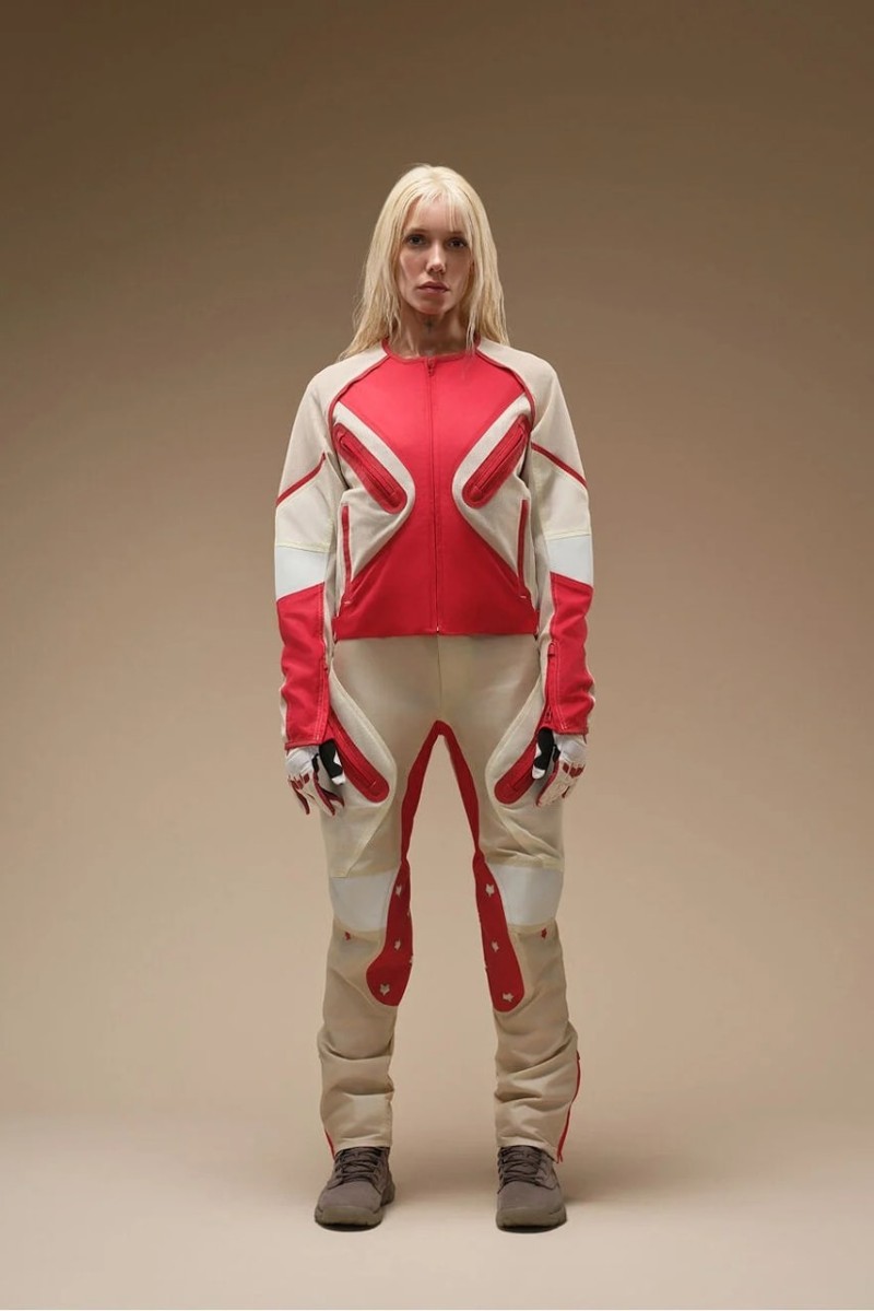 Kiko Kostadinov convierte el motocross de Fox en motorcore