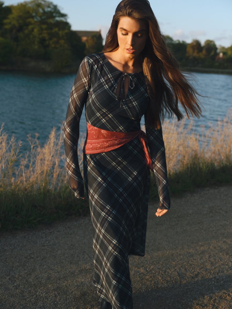 Gemma Pinto looks otoño 2025 Springfield nueva colección