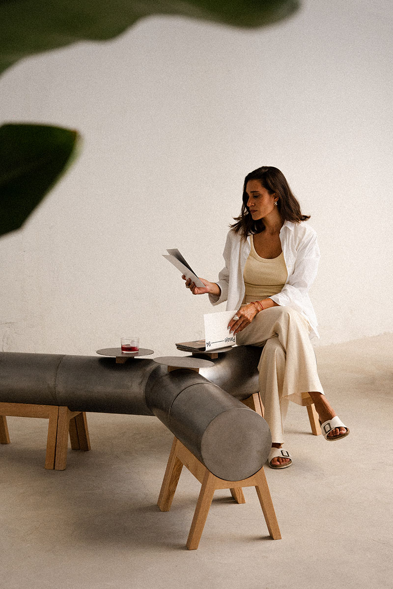 Fer Figueroa, diseñador, muestra los módulos en Y de la colección Kitto con piezas circulares móviles