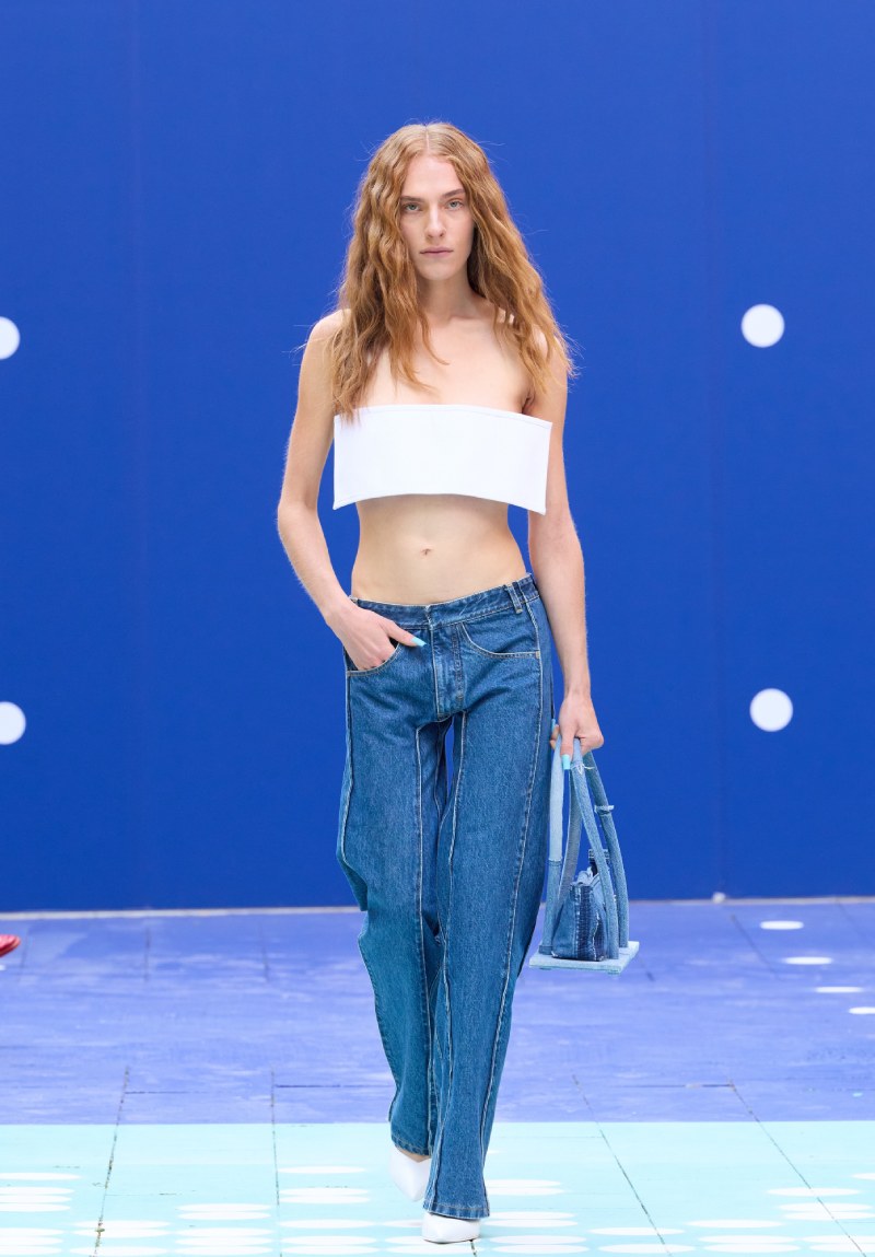 Ksenia Schnaider continúa radicalizando el denim para ss26