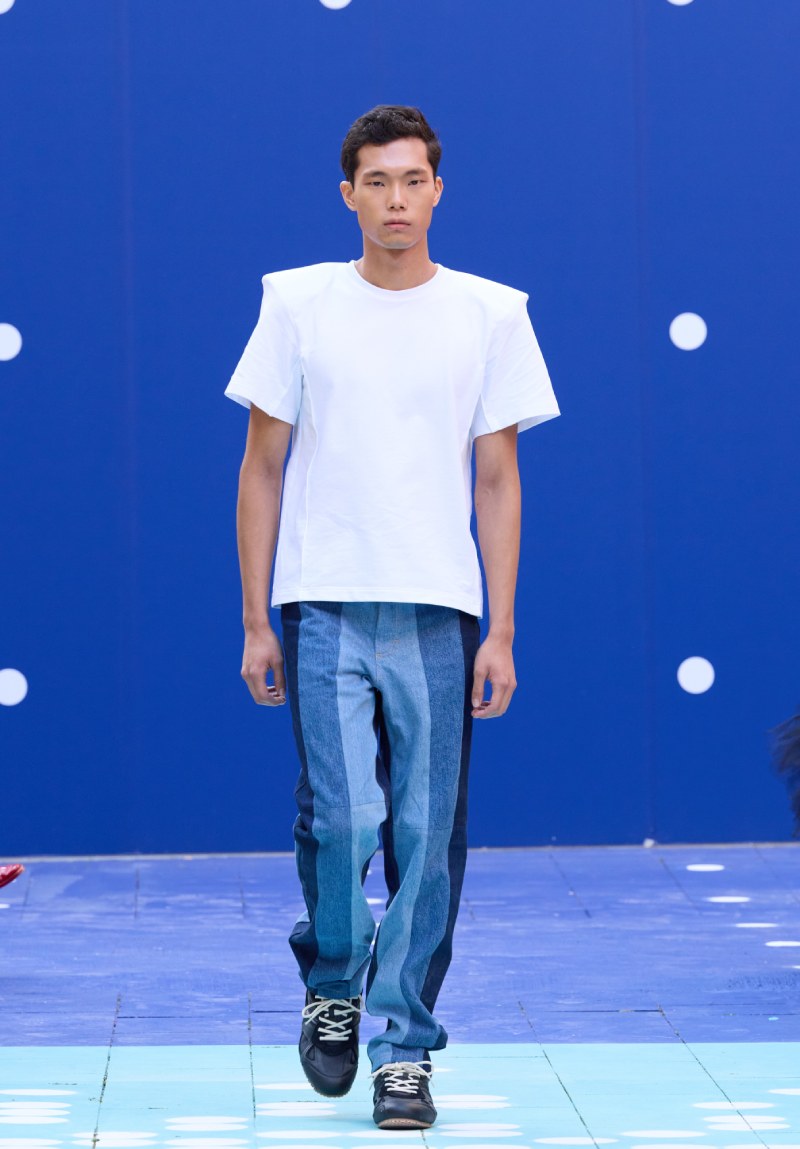 Ksenia Schnaider continúa radicalizando el denim para ss26