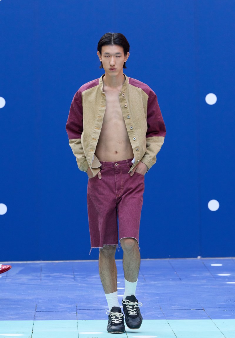 Ksenia Schnaider continúa radicalizando el denim para ss26