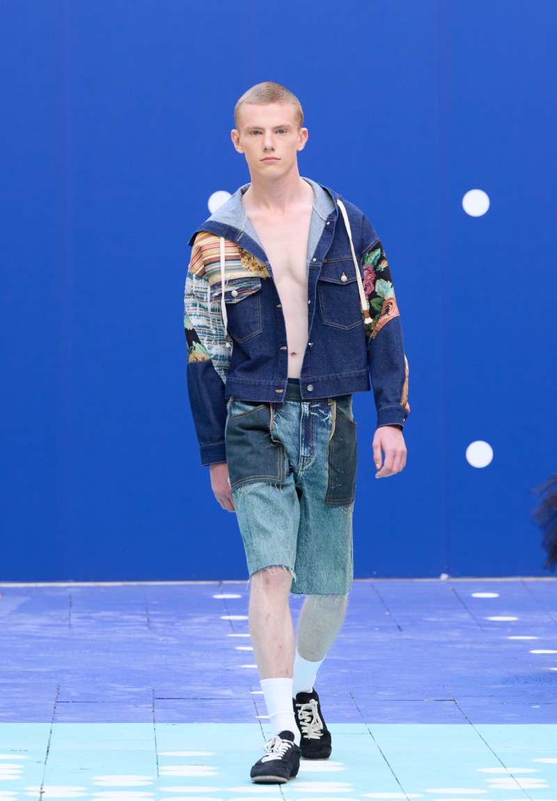 Ksenia Schnaider continúa radicalizando el denim para ss26