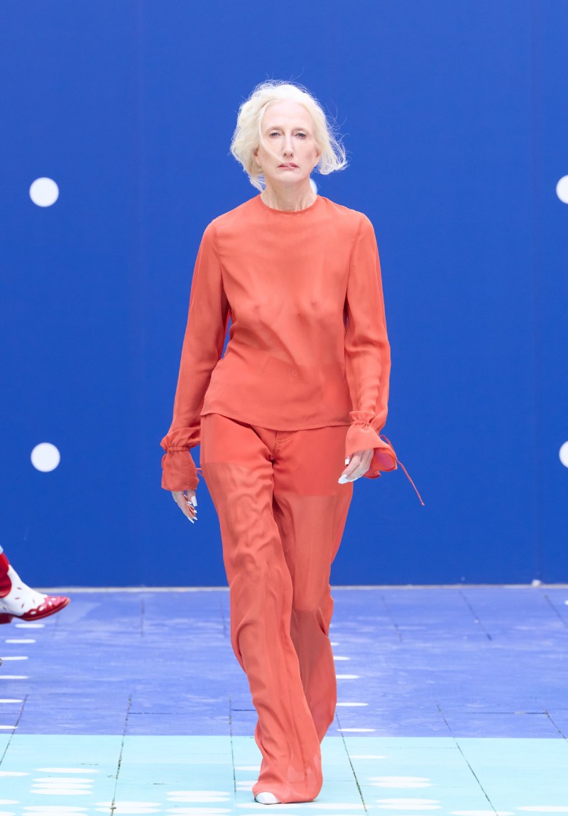 Ksenia Schnaider continúa radicalizando el denim para ss26