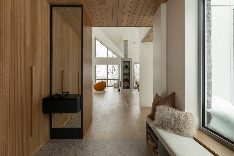 La Croix: casa de Luc Plante que desciende por la montaña