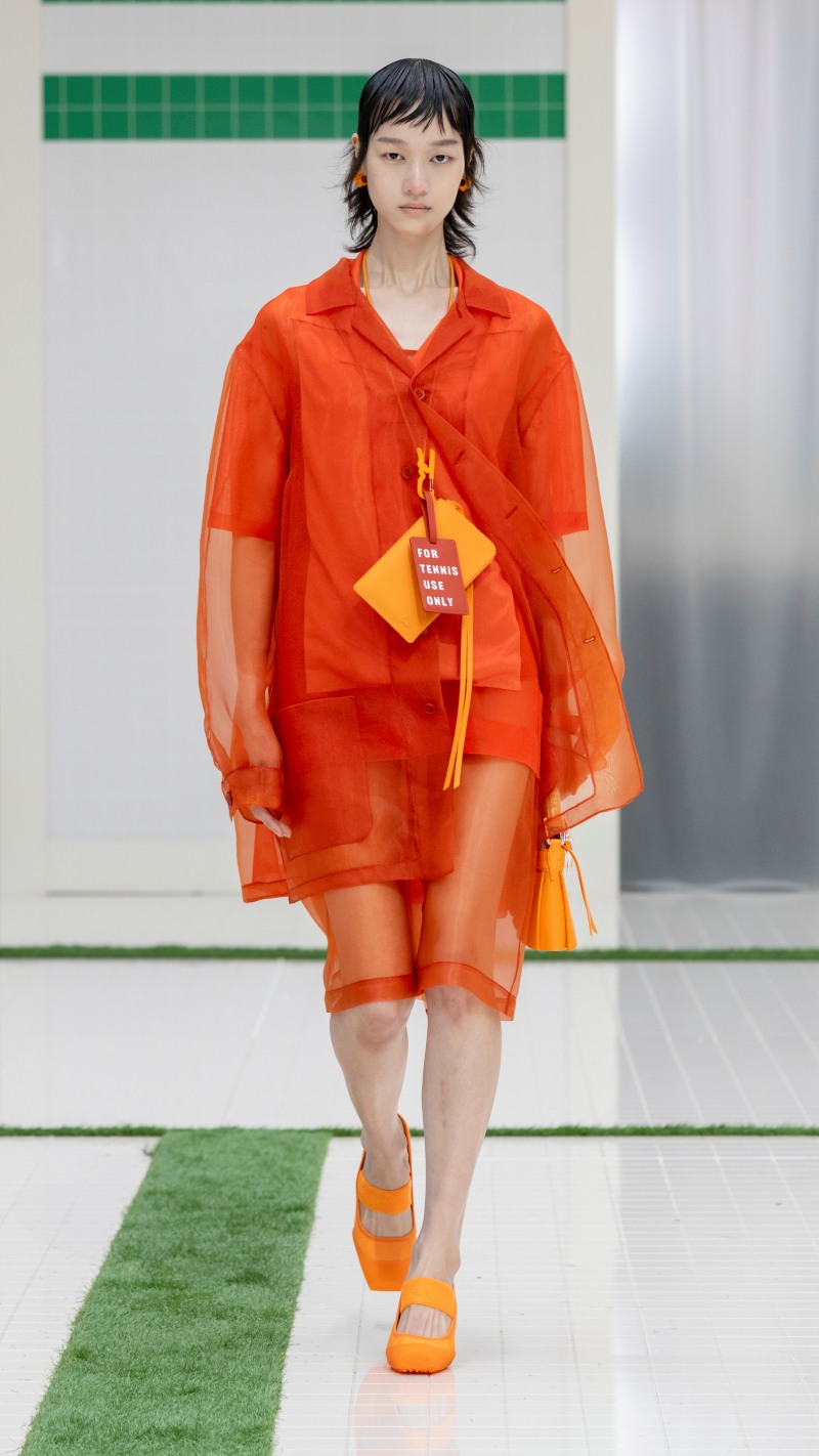 Tendencias de moda primavera verano 2026: looks deportivos y elegantes sporty chic