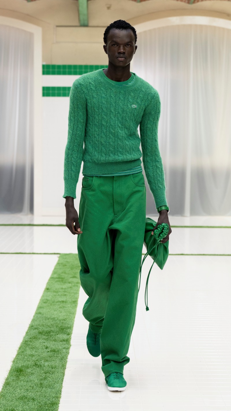 Tendencias de moda primavera verano 2026: looks deportivos y elegantes sporty chic