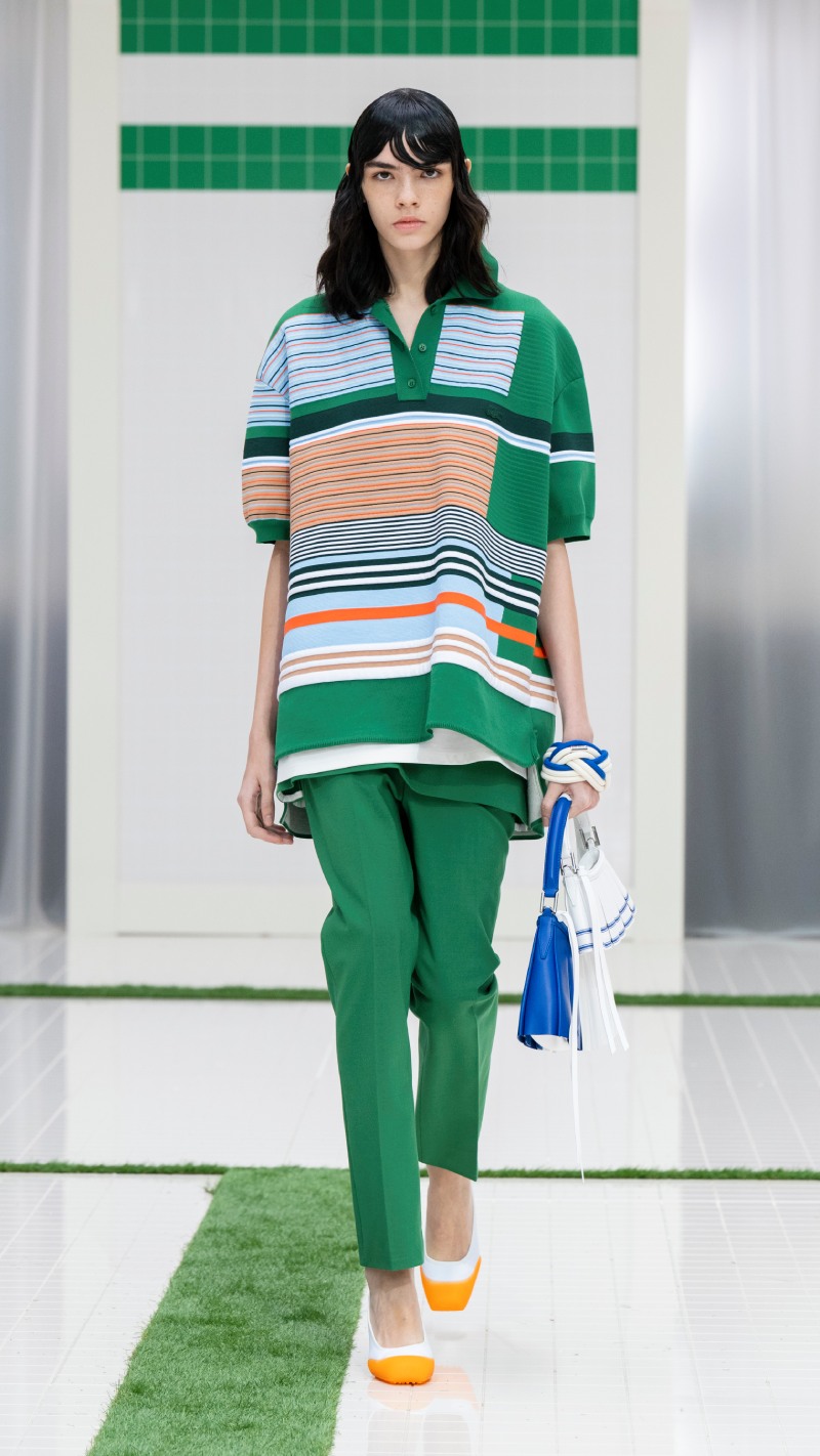 Tendencias de moda primavera verano 2026: looks deportivos y elegantes sporty chic