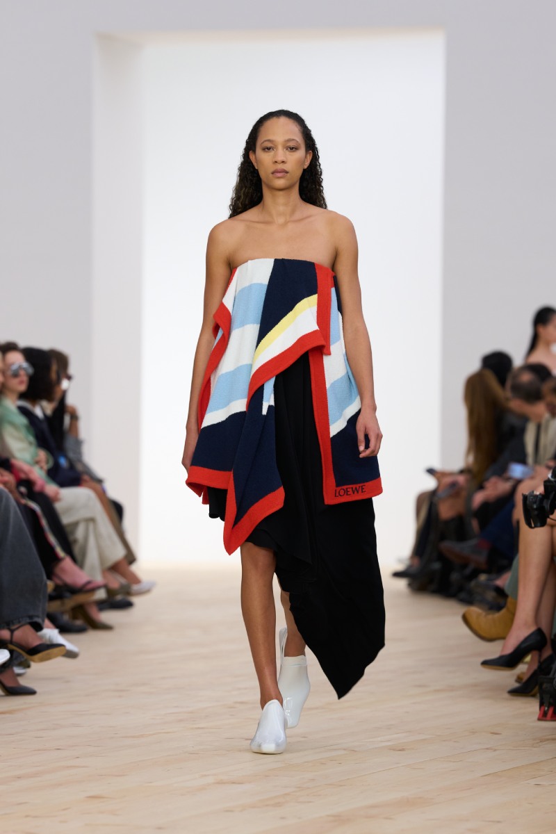 Loewe Mujer ss26 colección debut Jack McCollough y Lazaro Hernandez