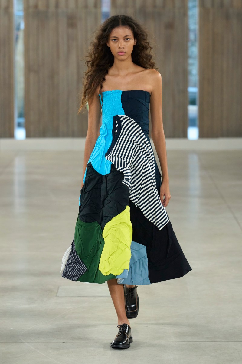 Moschino ss26 nueva colección de mujer