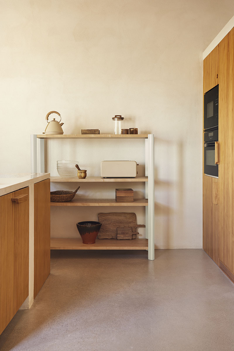 Estantería Bona instalada en cocina como parte de las novedades Teulat en Feria Hábitat Valencia 2025