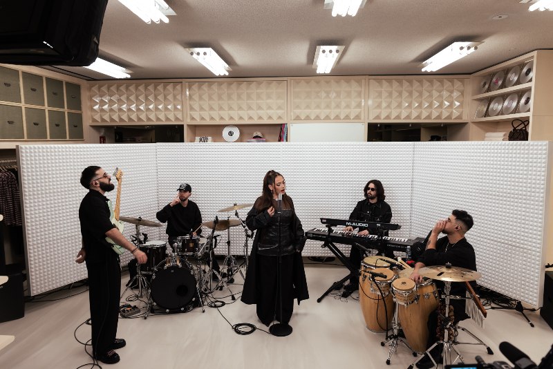 nueva tienda Bershka gallery sessions conciertos lia kali