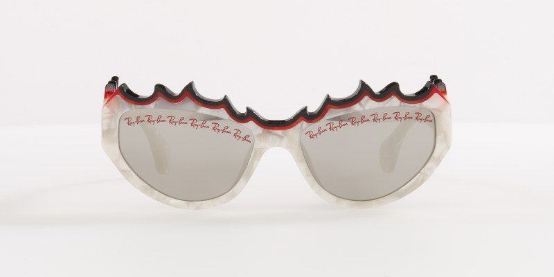 Alain Mikli subvierte los iconos de Ray-Ban con vanguardia