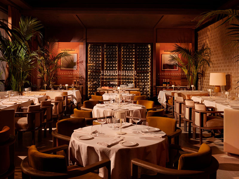 Vista general del comedor principal del restaurante Esca diseñado por Urbanjobs