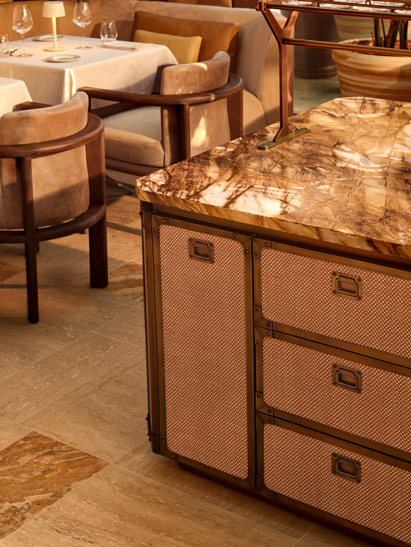 Detalle del mobiliario a medida del restaurante Esca diseñado por Urbanjobs