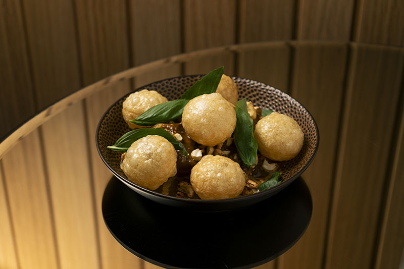 Restaurante Marciano, ubicado en Madrid: Tajín de albóndigas de cordero con fregola y salsa maafe senegalés