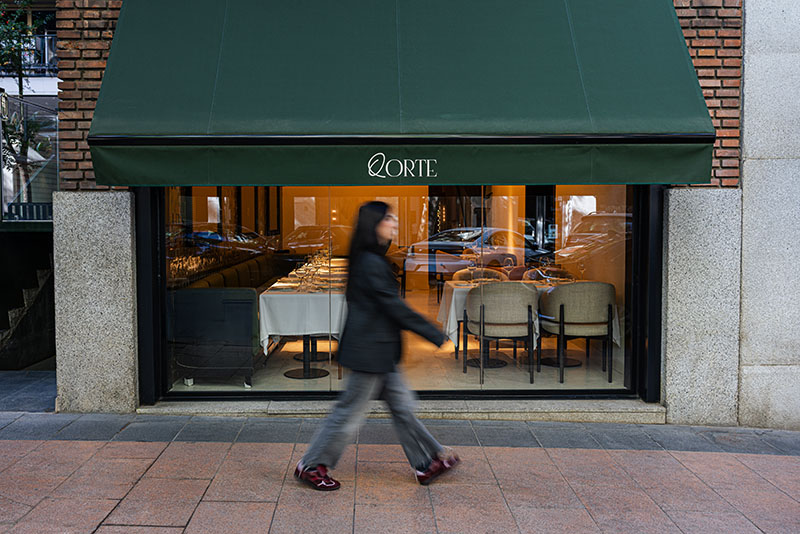 Restaurante Qorte seduce a Madrid a golpe de fuego y mar