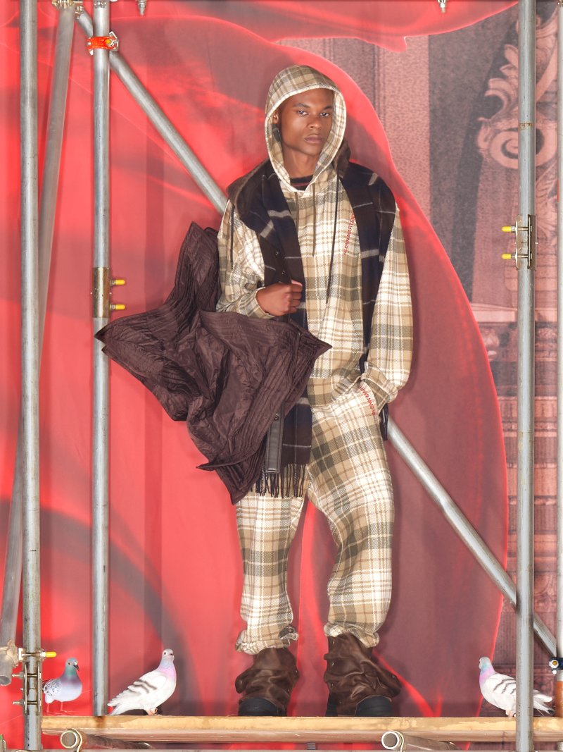 ropa h&m diseñador marca glenn martens