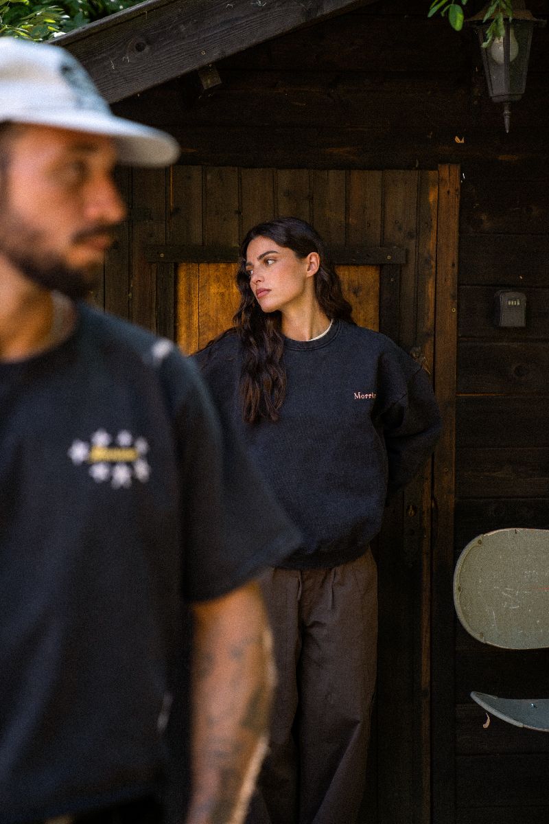 Morrison diseña una moda emocional con parches de los 90