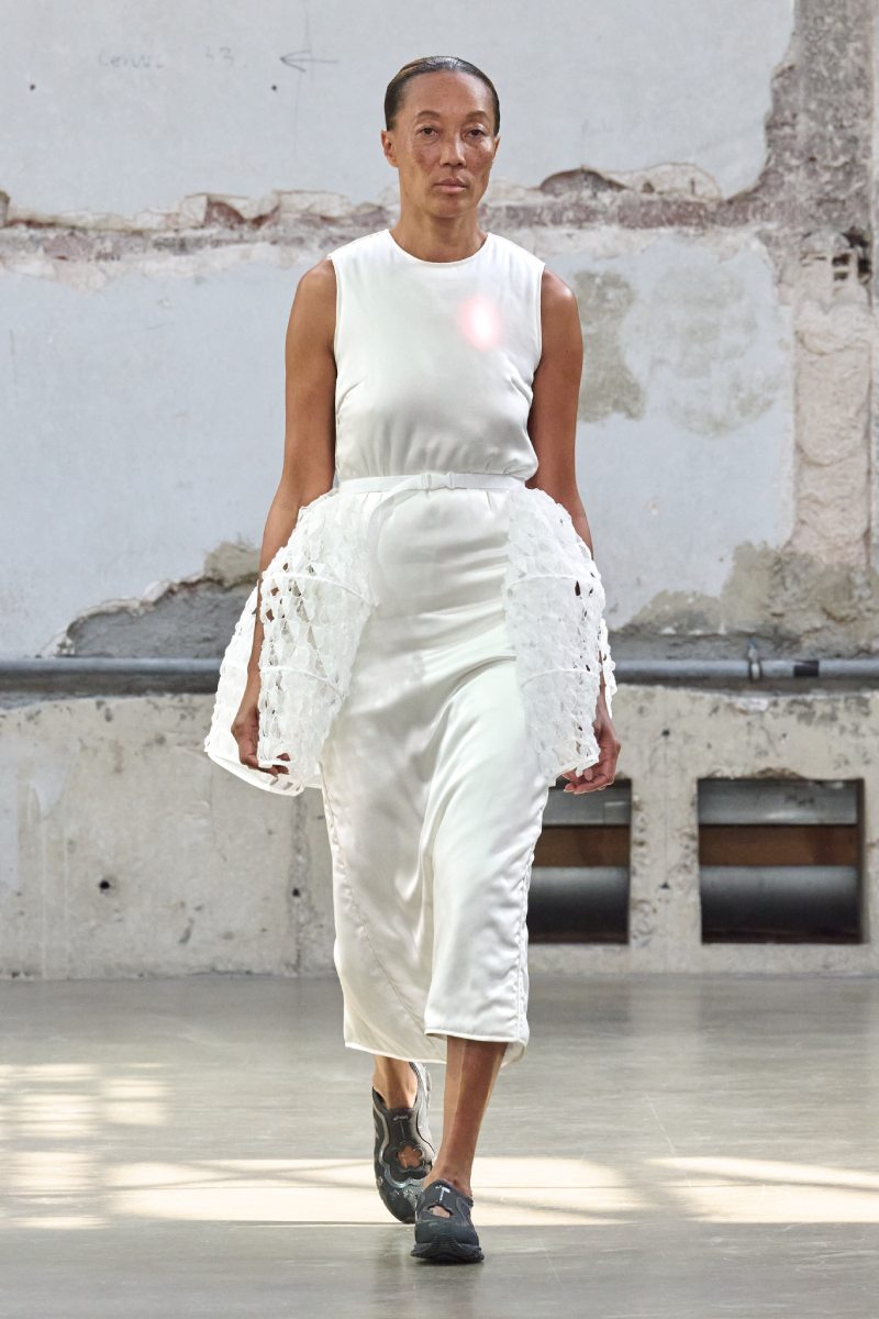 Looks urbanos de gorp core para chica